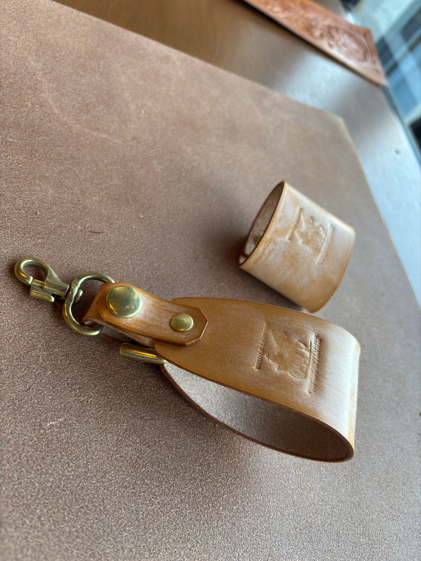 BRIDLE London Tan キーケースV