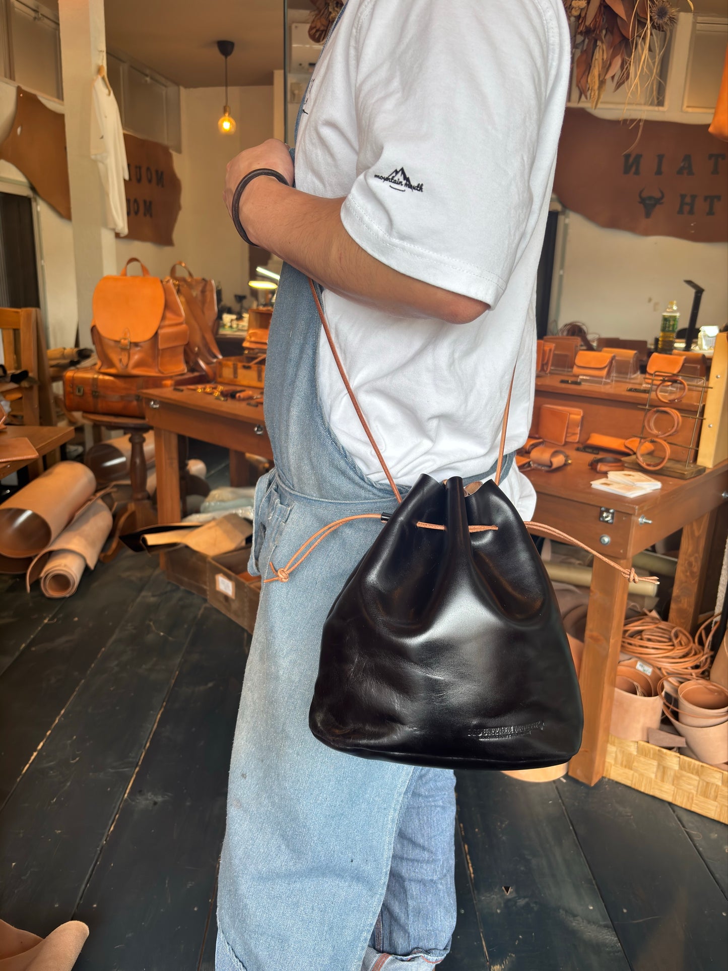 HORSE BUTT Black 巾着wide