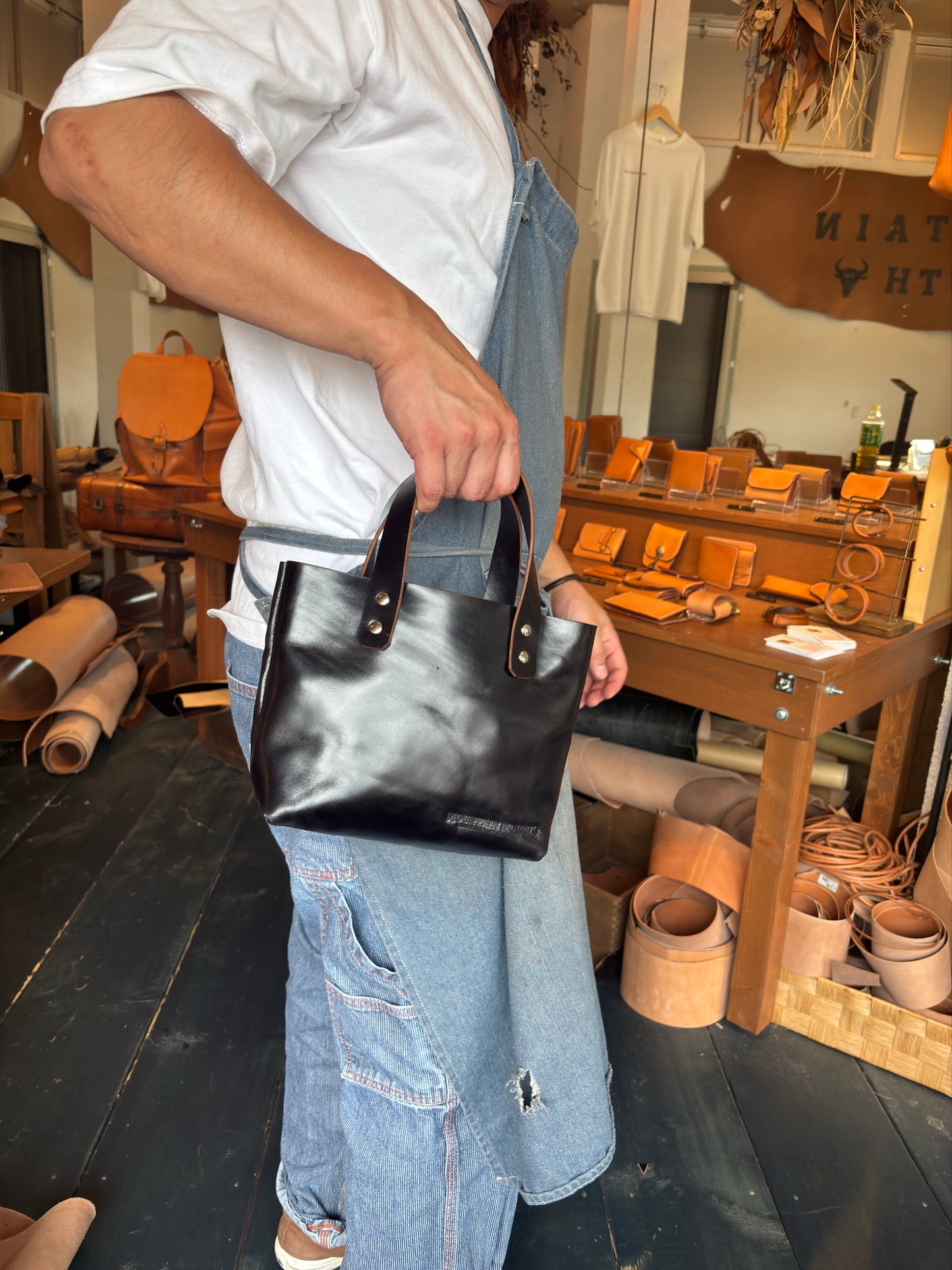 HORSE BUTT Black トートM