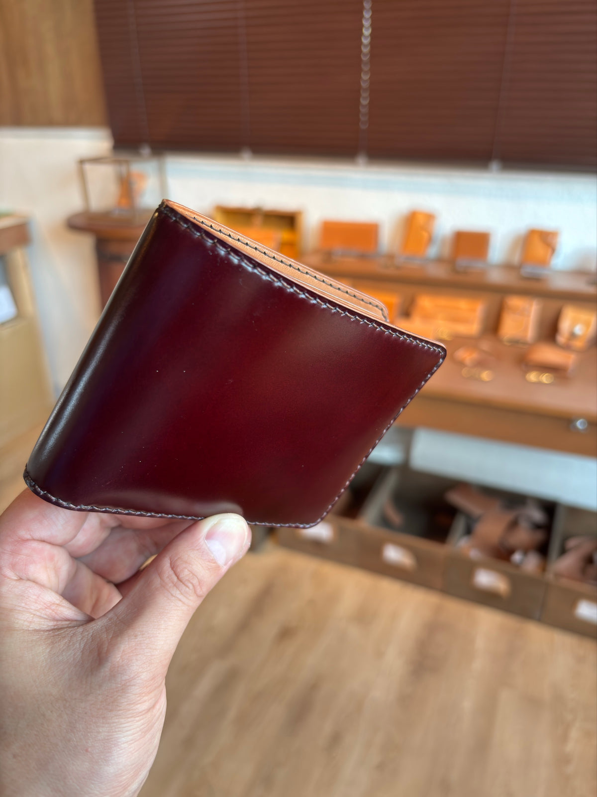 CORDVAN wine red ハーフウォレットmountain