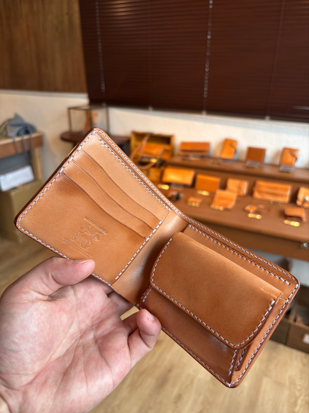 BRIDLE London Tan ハーフウォレットmountain