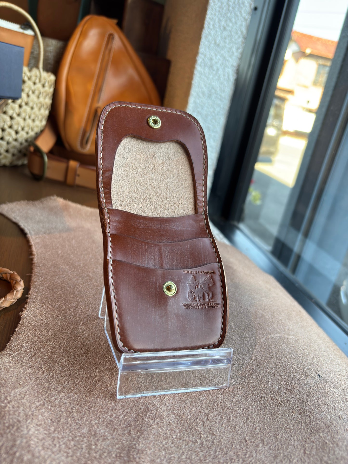 bridle hazel ミニM