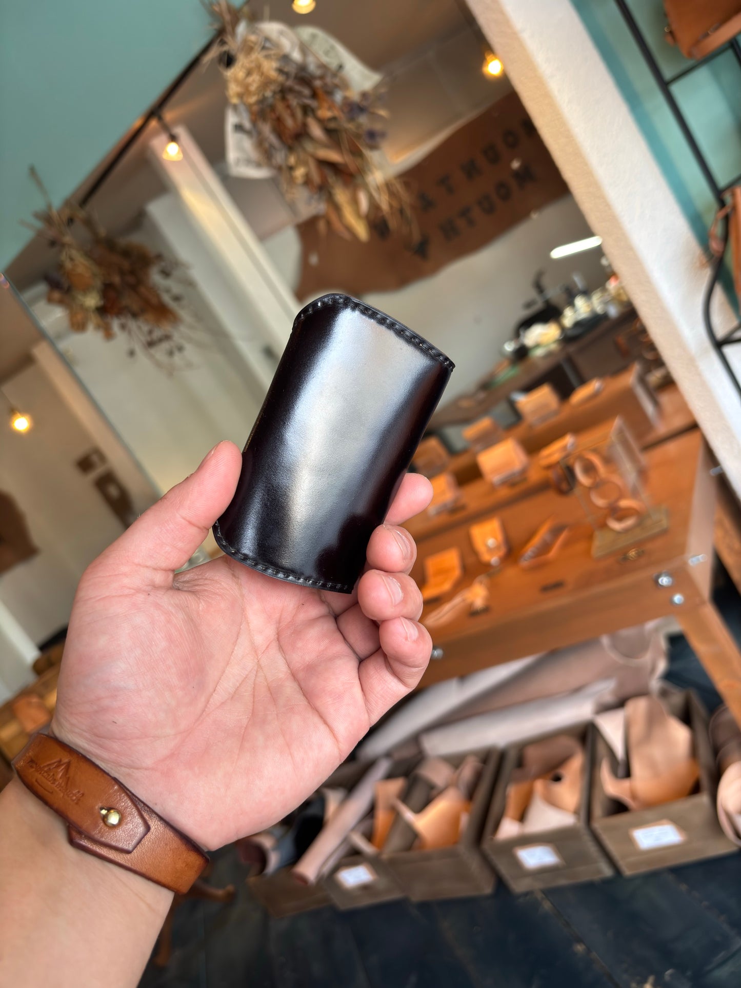 CORDVAAN Black キーケース